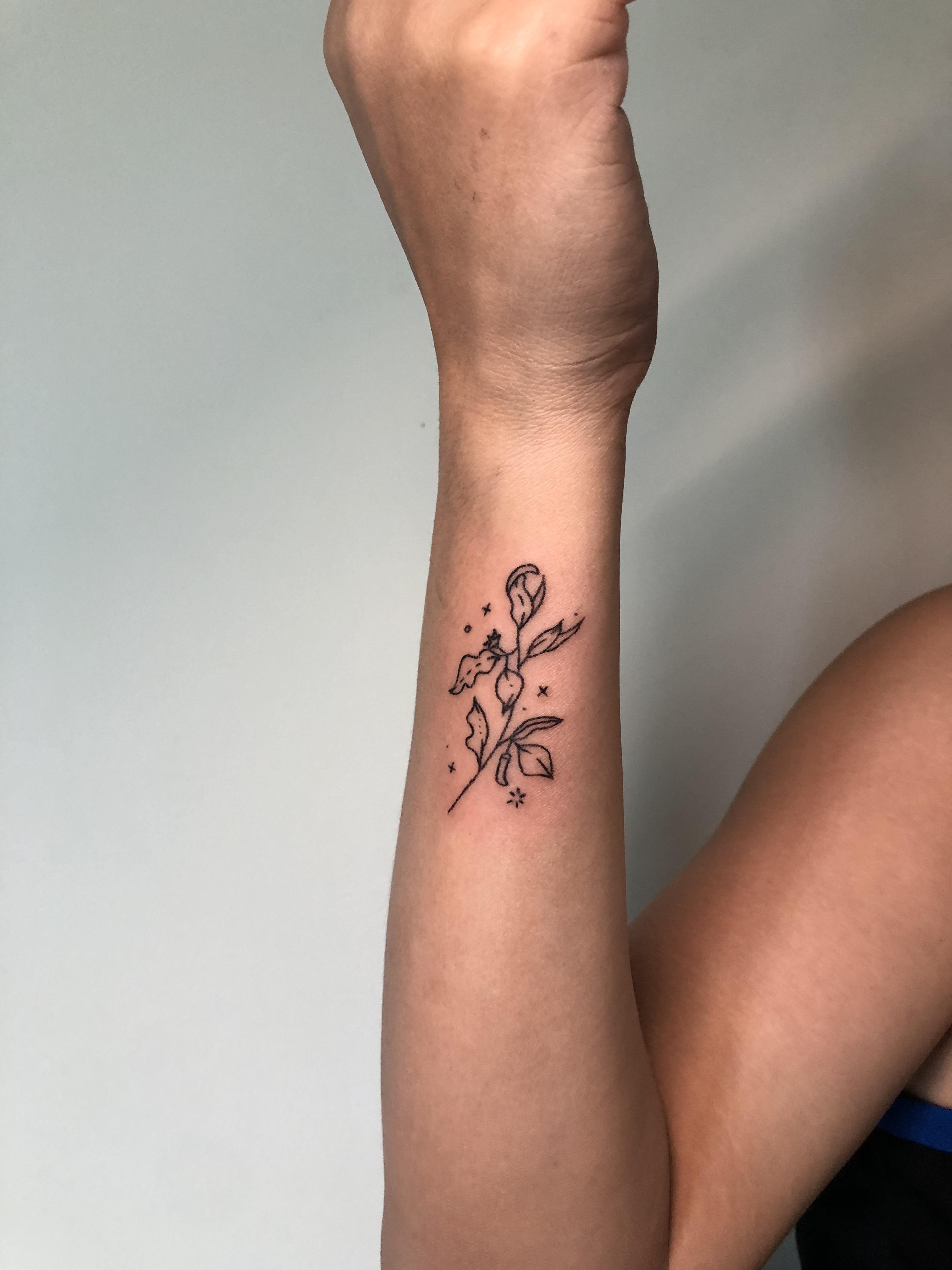 Gave my sister her very first tattoo & it's def one of my fav pieces so  far! 5RL @meepokes | Scrolller