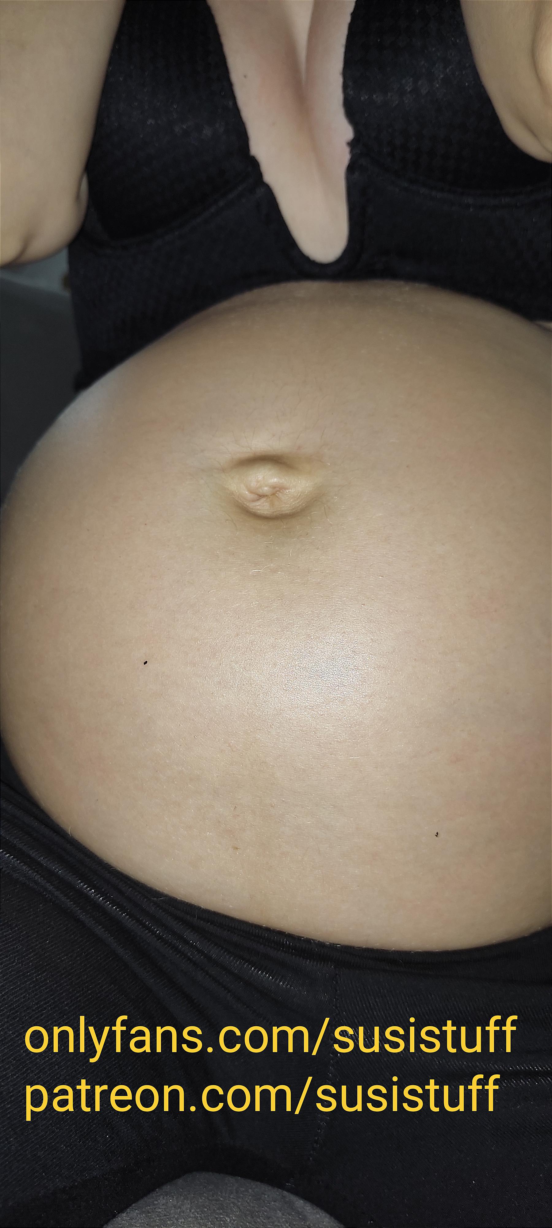 Pregnant belly button fetish