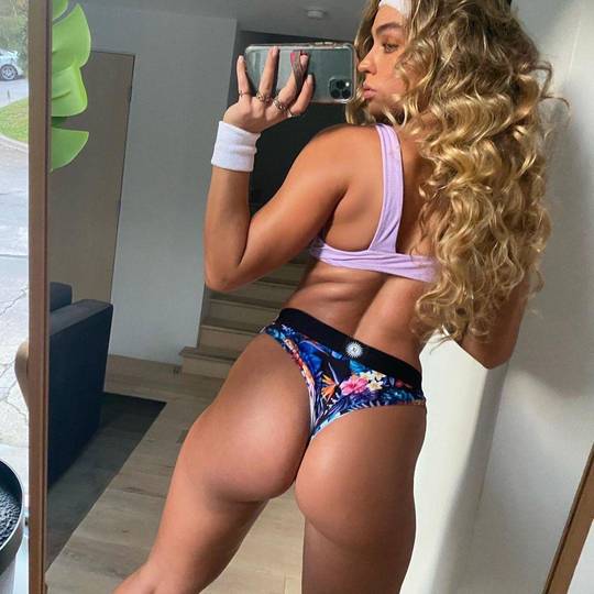 Sommer Ray X